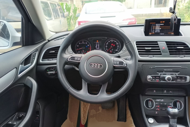 Audi Q3 2019 #15 Audi Q3 2019 car image #15