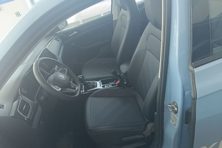 Volkswagen Tharu 2024 car image #15