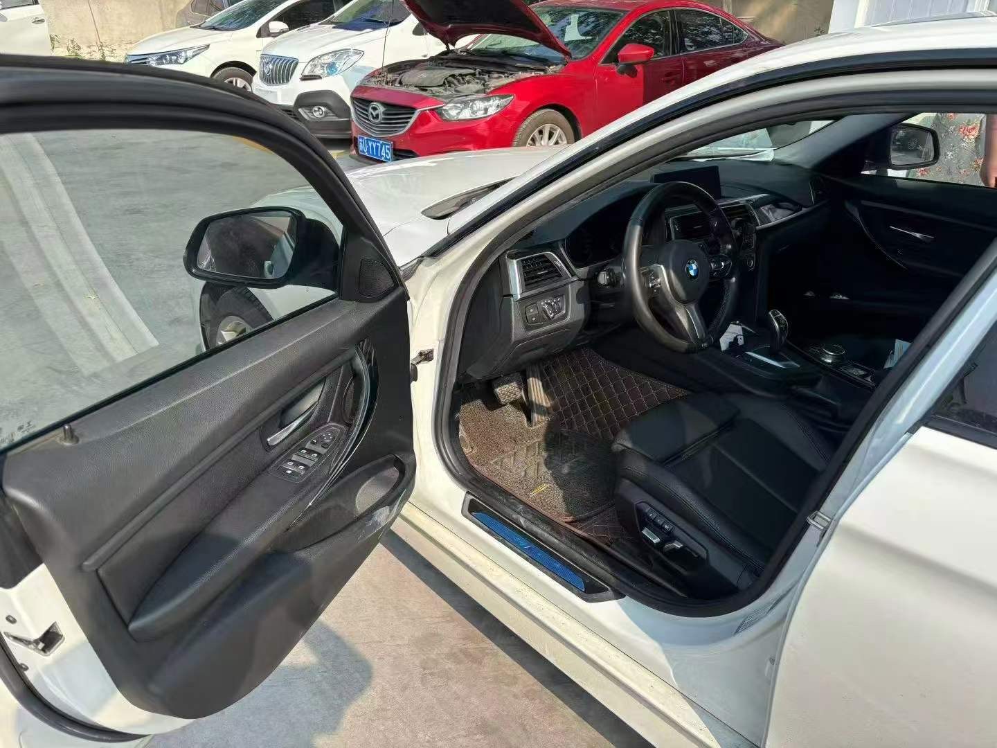 BMW 3 Series 2019 car image #2