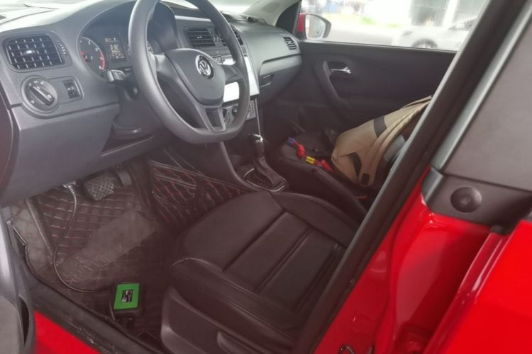 Volkswagen Polo 2017 car image #15
