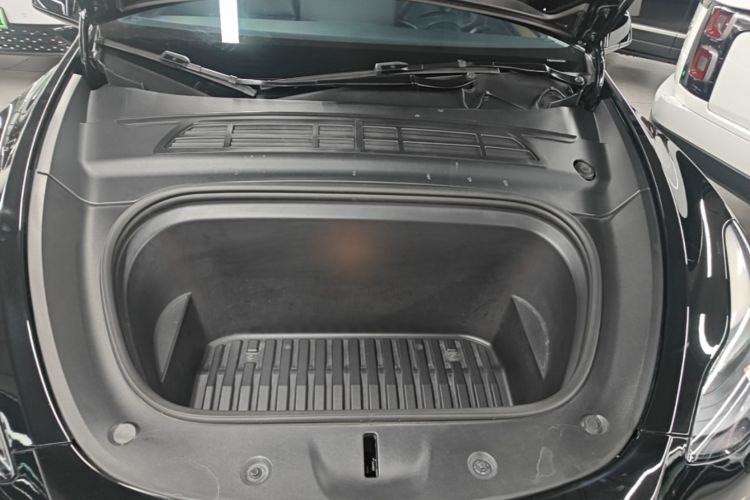 Tesla Model Y 2021 #22 Tesla Model Y 2021 car image #22