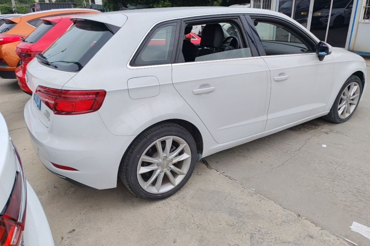Audi A3 2019 car image #7