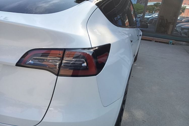 Tesla Model Y 2021 #8 Tesla Model Y 2021 car image #8