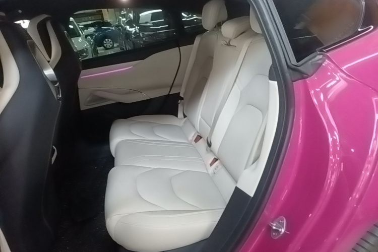 MI SU7 2025 car image #13
