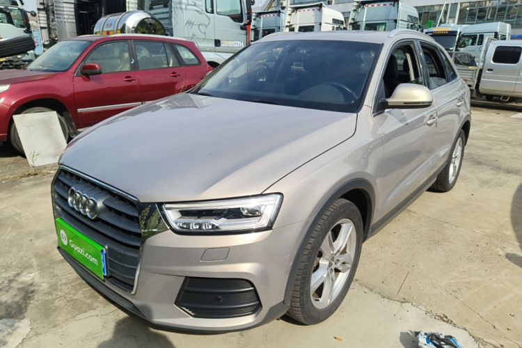 Audi Q3 2019 car image #2