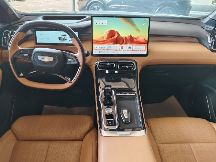 GEELY Boyue L 2025 car image #9