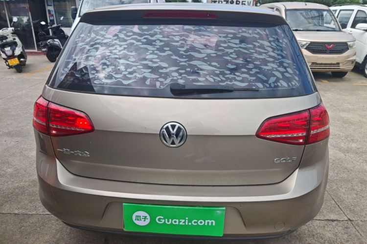 Volkswagen Golf 2017 car image #6