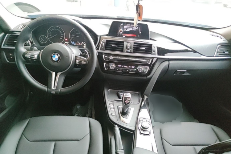 BMW 3 Series 2017 #10 BMW 3 Series 2017 صورة سيارة #10