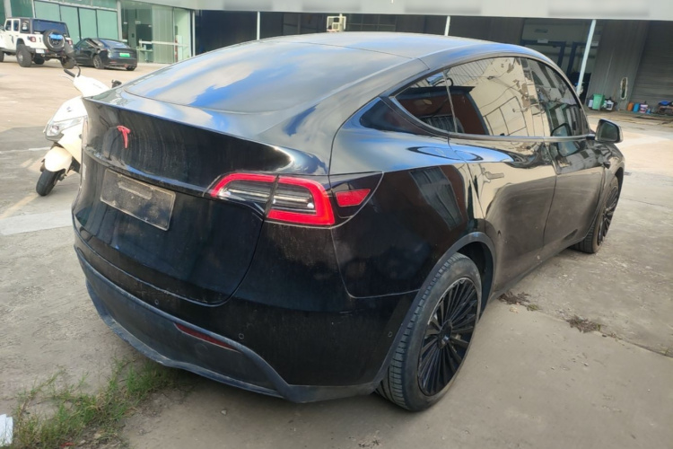 Tesla Model Y 2022 car image #5