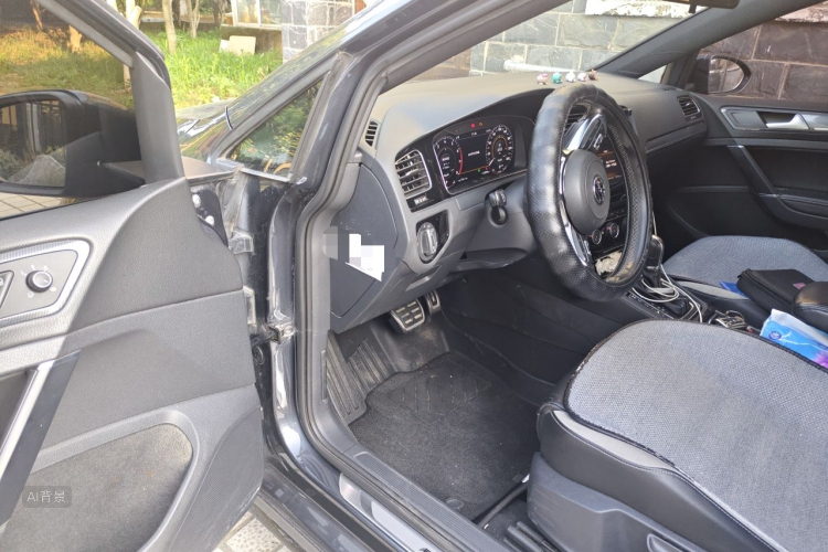 Volkswagen Golf 2020 car image #18