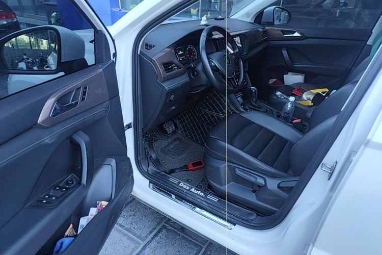 Volkswagen Tharu 2021 car image #12