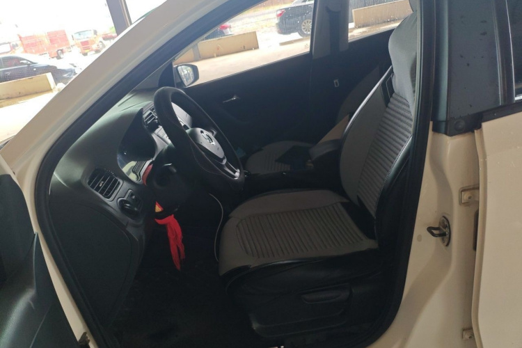 Volkswagen Polo 2016 #15 Volkswagen Polo 2016 car image #15