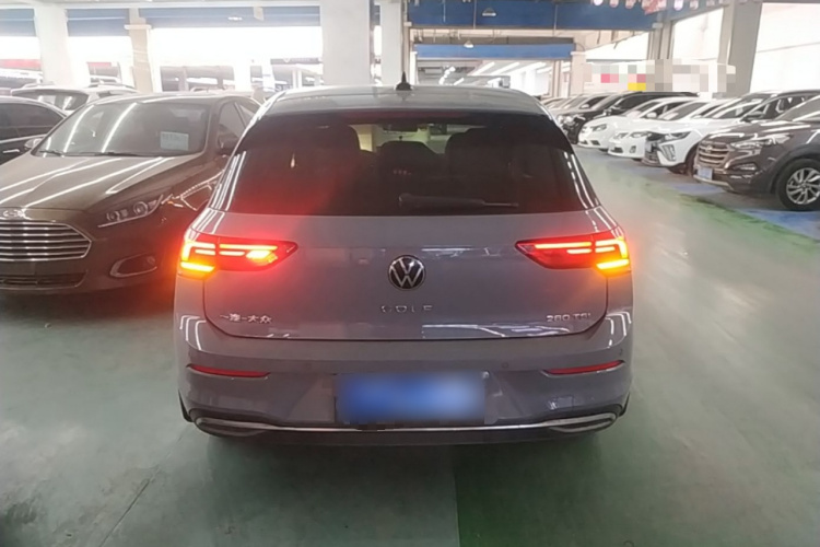 Volkswagen Golf 2021 car image #6
