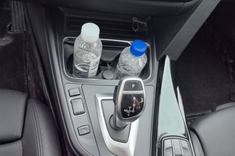 BMW 3 Series 2019 #14 BMW 3 Series 2019 car image #14