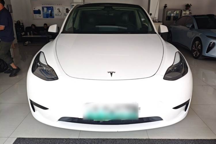 Tesla Model Y 2022 car image #3