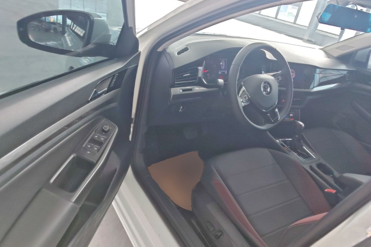 Volkswagen Bora 2021 car image #16