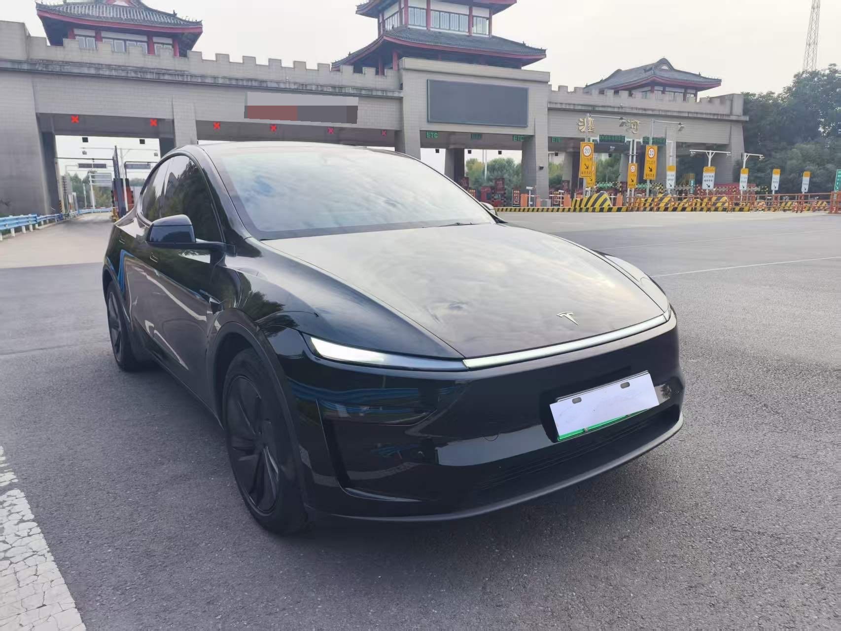 Tesla Model Y 2025 #5 Tesla Model Y 2025 изображение автомобиля #5