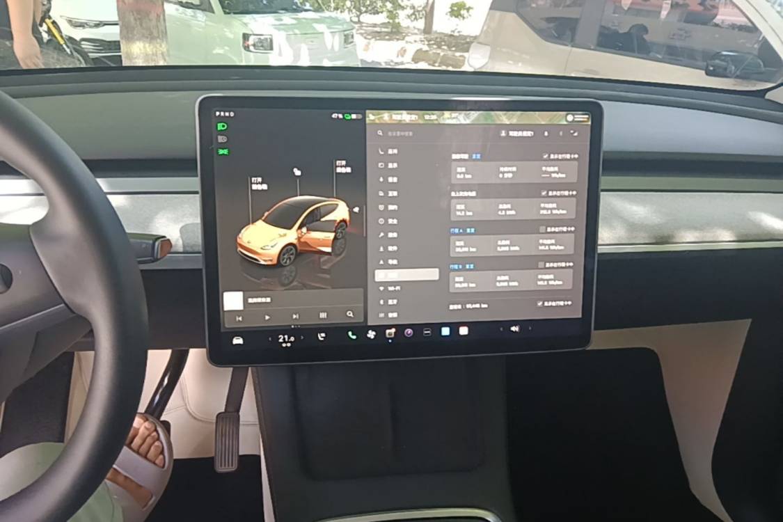 Tesla Model Y 2024 #14 Tesla Model Y 2024 car image #14