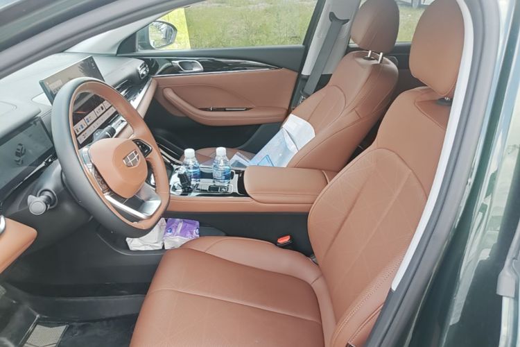 GEELY Emgrand 2025 car image #17
