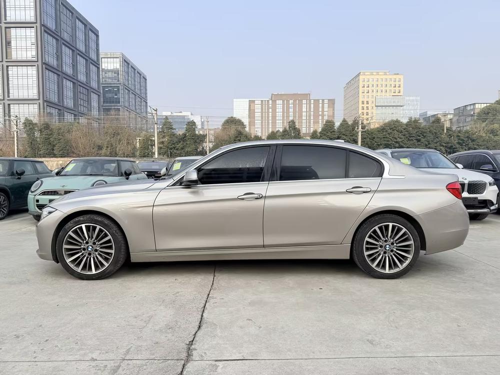BMW 3 Series 2019 car image #3