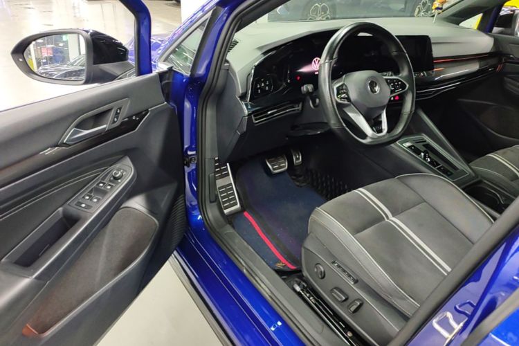 Volkswagen Golf 2022 car image #16