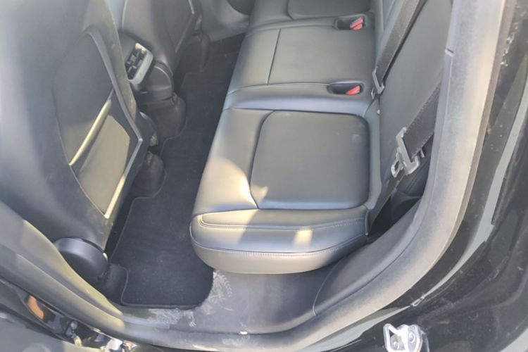 Tesla Model Y 2021 #17 Tesla Model Y 2021 car image #17