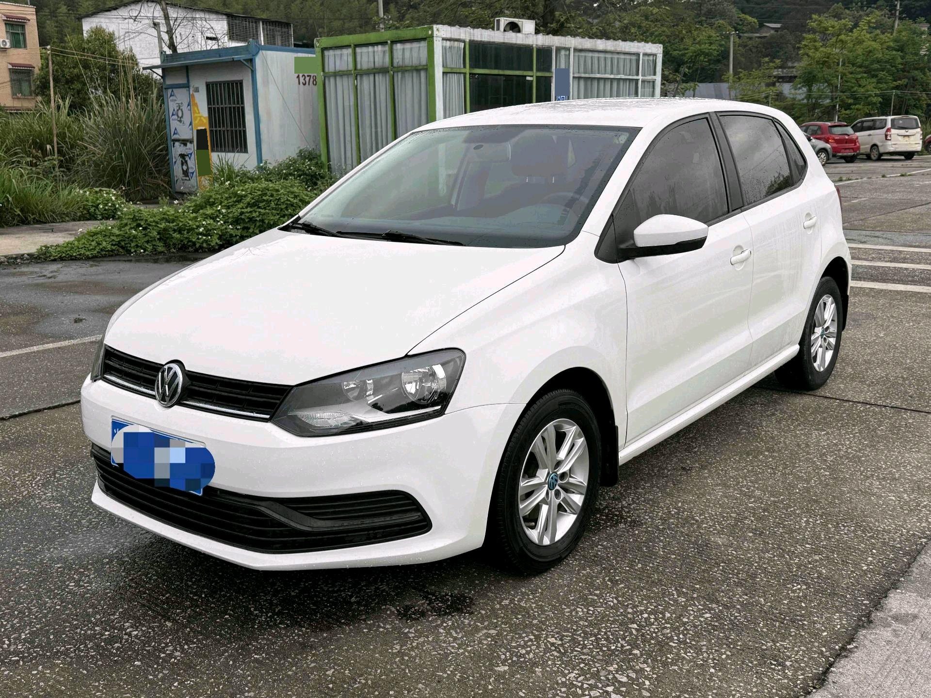 Volkswagen Polo 2016 car image 