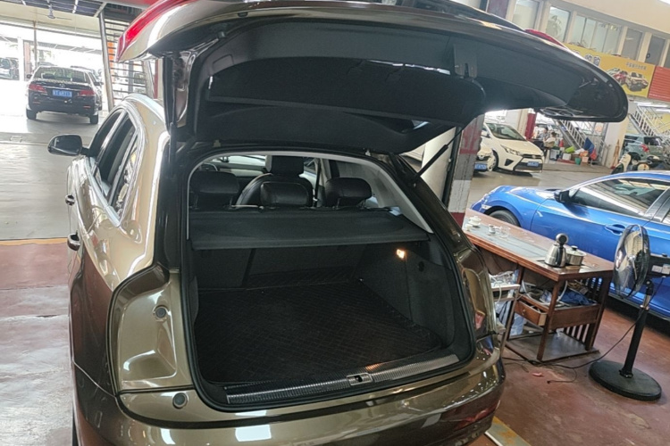 Audi Q3 2016 #19 Audi Q3 2016 car image #19