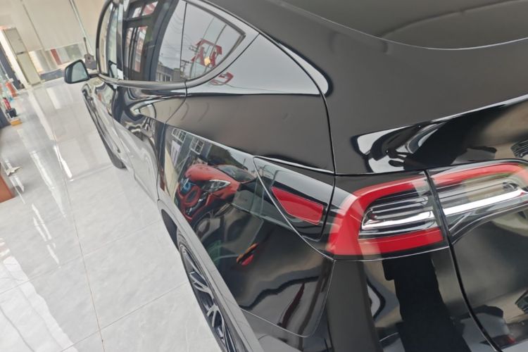Tesla Model Y 2022 car image #5