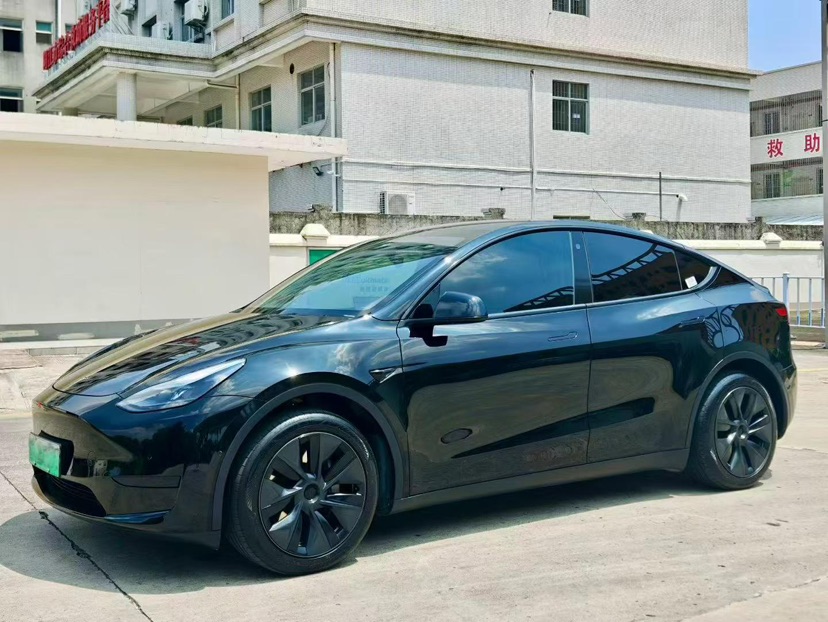 Tesla Model Y 2024 car image #4