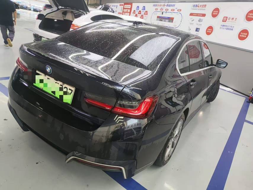 BMW i3 2024 car image #3