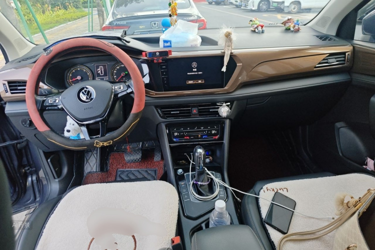 Volkswagen Tharu 2021 car image #11