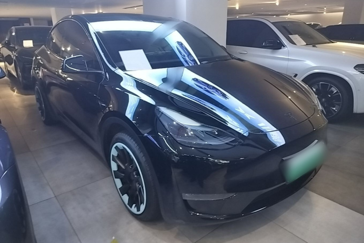 Tesla Model Y 2023 #4 Tesla Model Y 2023 car image #4