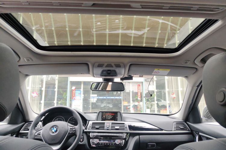 BMW 3 Series 2018 #18 BMW 3 Series 2018 car image #18