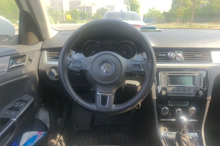 Volkswagen Bora 2016 car image #15