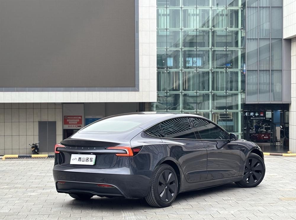 Tesla Model 3 2025 car image #5