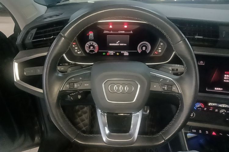 Audi Q3 2022 car image #11