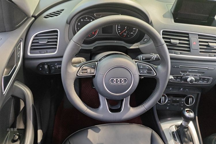 Audi Q3 2019 car image #12