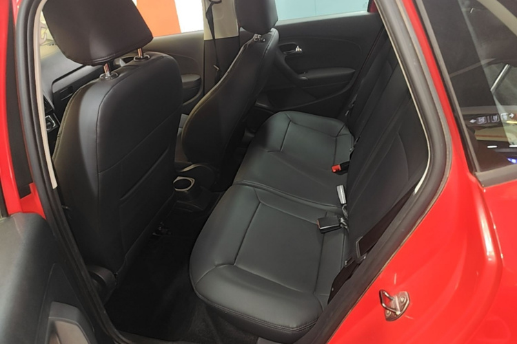 Volkswagen Polo 2016 #17 Volkswagen Polo 2016 car image #17