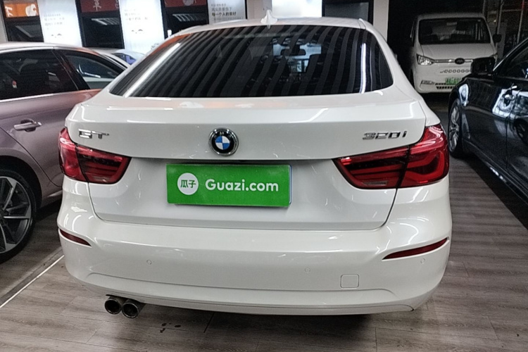 BMW 3 Series GT 2018 car image #6