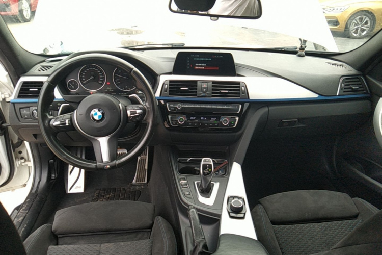 BMW 3 Series 2017 صورة سيارة #10