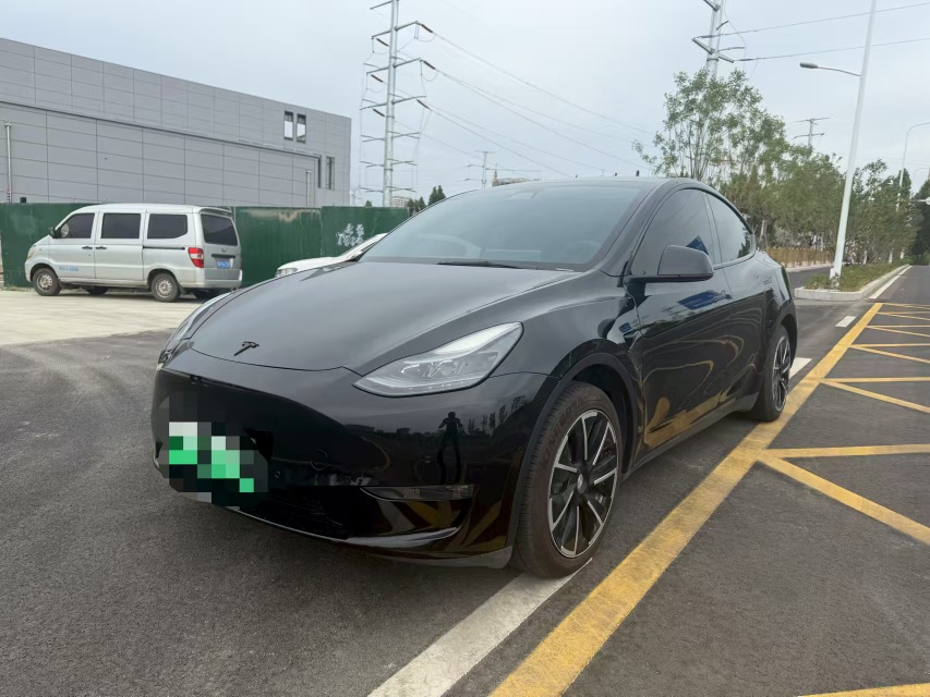 Tesla Model Y 2023 #3 Tesla Model Y 2023 car image #3