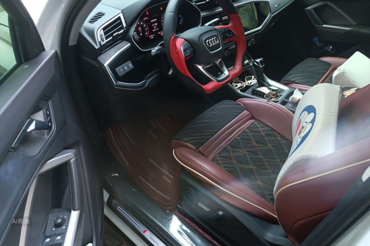 Audi Q3 2019 car image #18