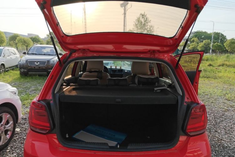 Volkswagen Polo 2018 car image #19
