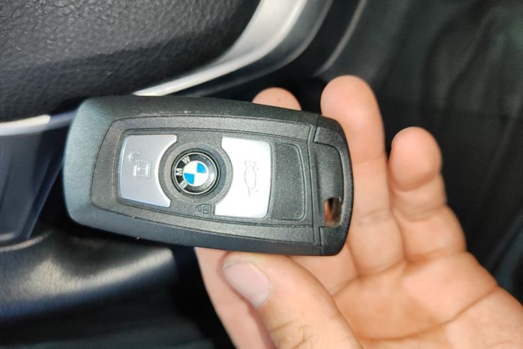 BMW 3 Series 2017 #9 BMW 3 Series 2017 car image #9