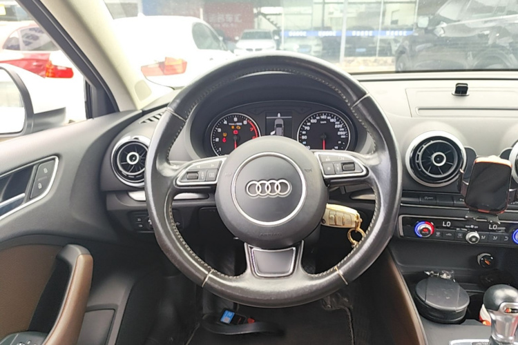Audi A3 2016 car image #11