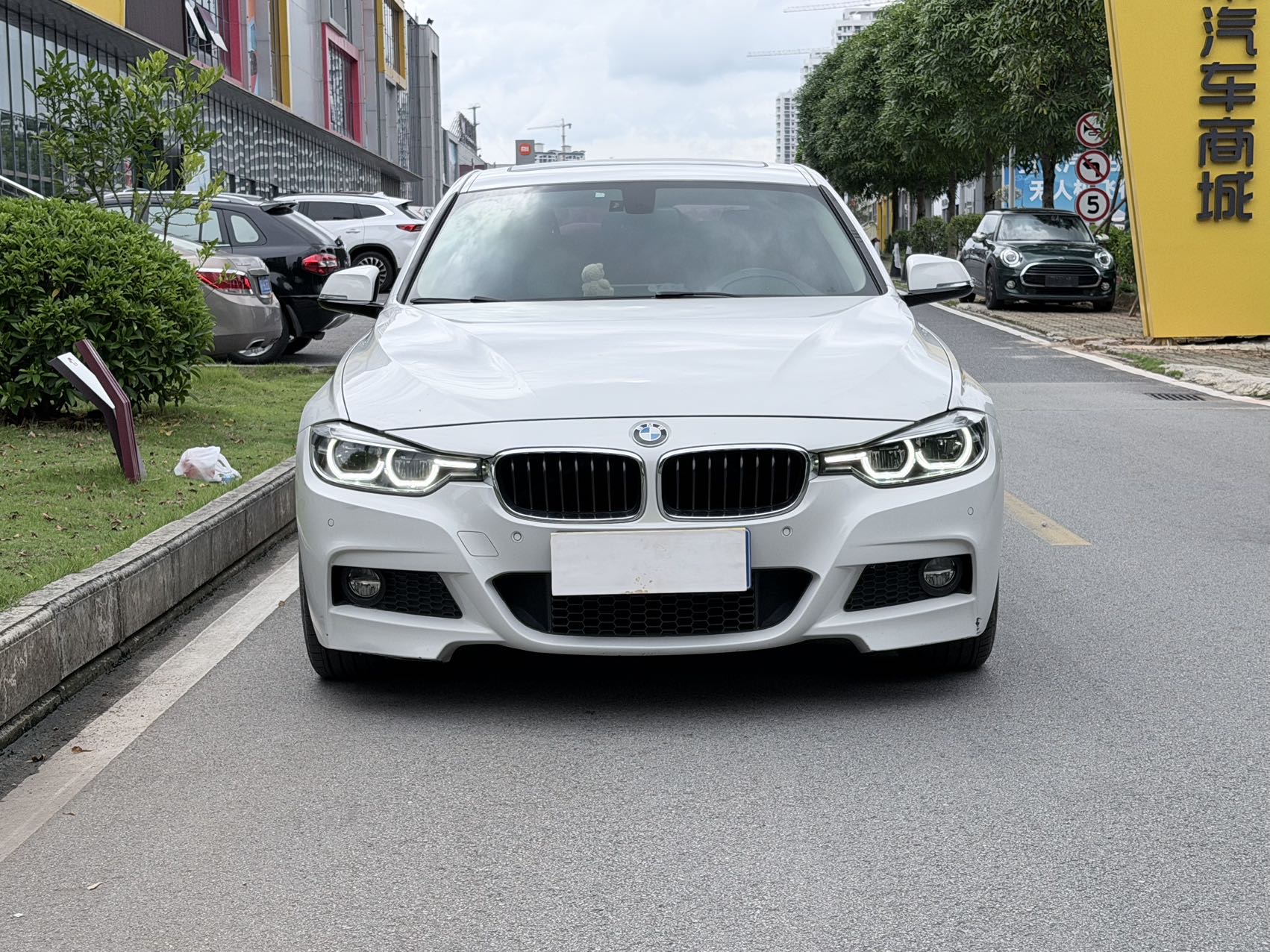 BMW 3 Series 2018 BMW 3 Series 2018 car image
