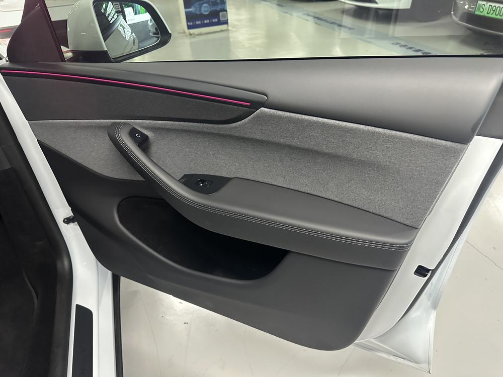 Tesla Model Y 2026 car image #9