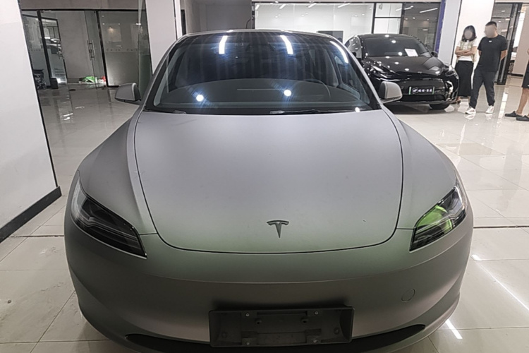 Tesla Model 3 2024 car image #3