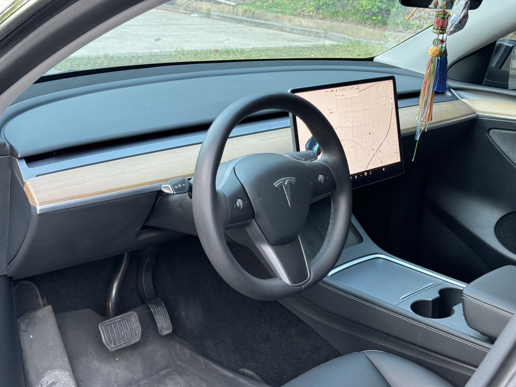 Tesla Model Y 2022 #4 Tesla Model Y 2022 car image #4